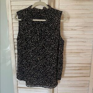 Donna Karan Monochrome Leaf Pattern Blouse